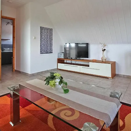 Apartman 1 Bedroom Gorgeous In Waren Mritz